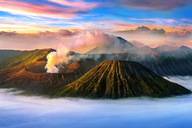 Panorama Bromo Tengger Semeru (Sumber: Shutterstock)