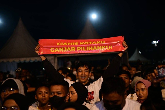 Deklarasi dukungan di Konser Pesta Rakyat Ganjar Pranowo #4 di Taman Lokasana, Kabupaten Ciamis, Jawa Barat, pada Sabtu (25/2).  Foto: Dok. Istimewa