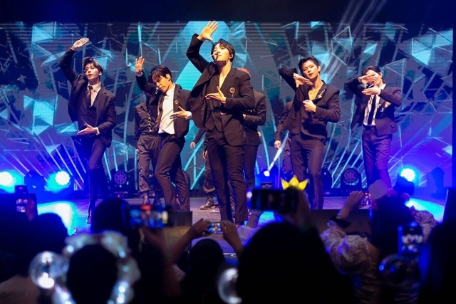 Performance dari salah satu idol K-pop. Foto: Shutterstock