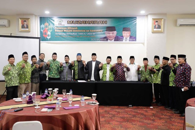 Dewan Masjid Indonesia (DMI) se-Sumatera menggelar kegiatan Muzakarah di Truntum Padang Hotel. Foto: Dok. Istimewa