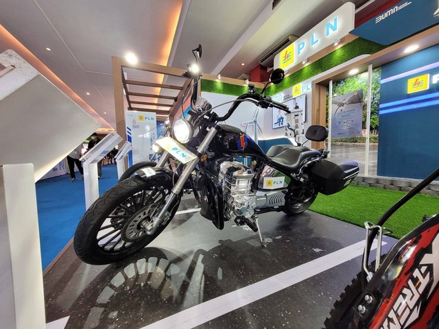 Motor listrik konversi PLN IIMS 2023 Foto: Rizki Fajar Novanto/kumparan