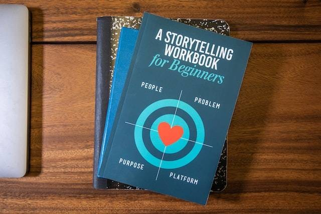 illustrasi sebutkan karakteristik buku cerita. Sumber: unsplash.com/ rain-bennett