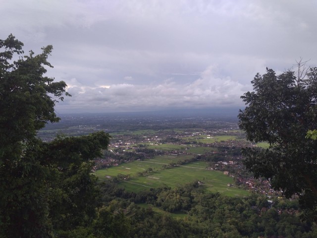Pemandangan di View de Mangol, Gunung Kidul, Yogyakarta. Foto: Dokumentasi Pribadi