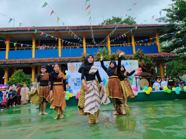 Upacara Pembukaan Kegiatan SSC Fair pada hari Senin tanggal 27 Februari 2023 bertempat di Lapangan SD SC. 