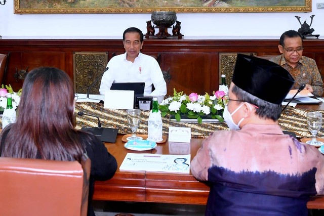 Presiden Joko Widodo menerima kunjungan Komnas Perempuan di Istana Bogor, Senin (27/2/2023).  Foto: Rusman/Biro Pers Sekretariat Presiden