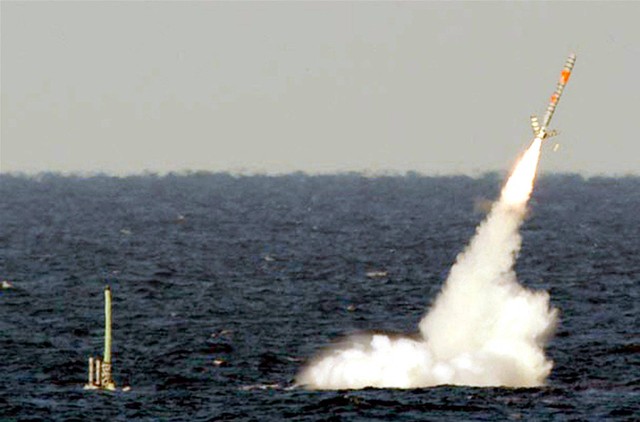 Angkatan Laut AS meluncurkan rudal Tomahawk. Foto: Angkatan Laut AS/via AFP