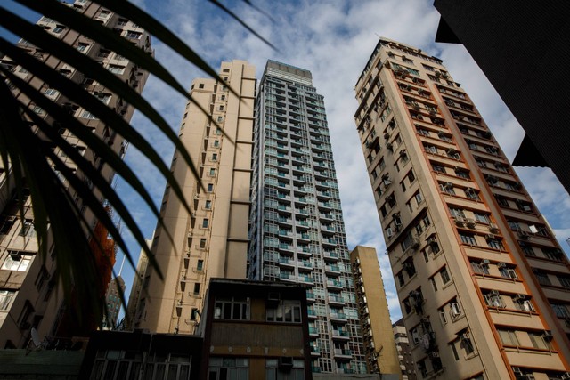 Apartemen mewah yang disewa bankir Inggris Rurik Jutting, di distrik Wan Chai di Hong Kong, di mana WNI bernama Sumarti Ningsih dan Seneng Mujiasih, keduanya berusia 20-an, ditemukan tewas pada 1 November 2014. Foto: Anthony Wallace/AFP