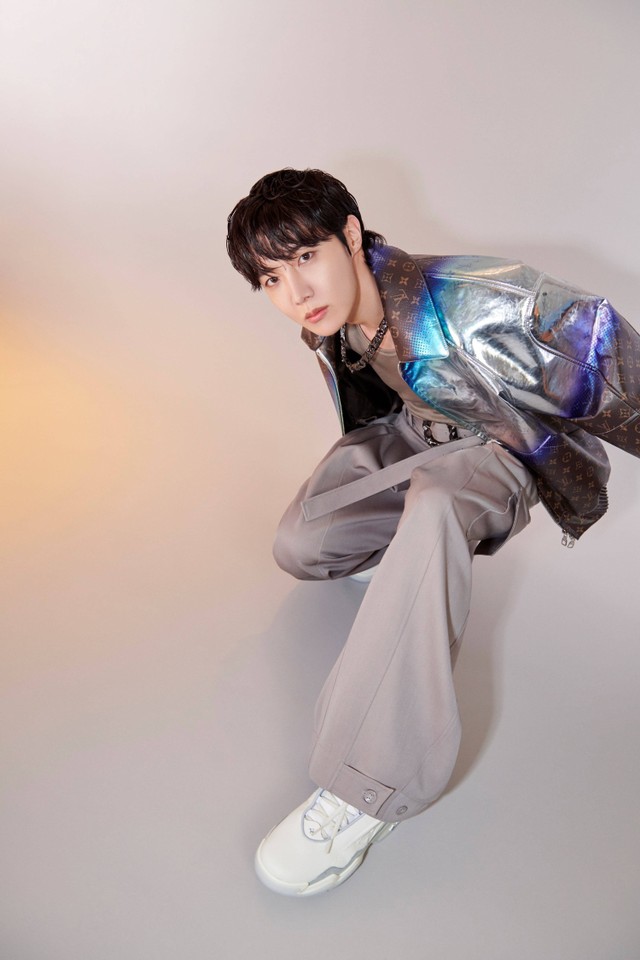 j-hope BTS Jadi House Ambassador Terbaru Louis Vuitton.
 Foto: Louis Vuitton