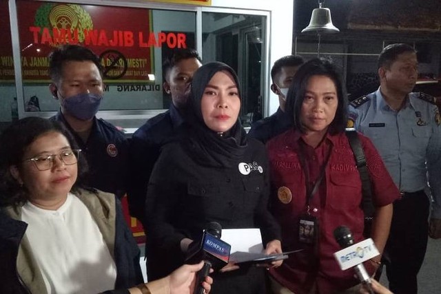 Koordinator Humas dan Protokol Direktorat Jenderal Pemasyarakatan Kemenkumham, Rika Aprianti di Lapas Salemba, Senin (27/2). Foto: Ananta Erlangga/kumparan