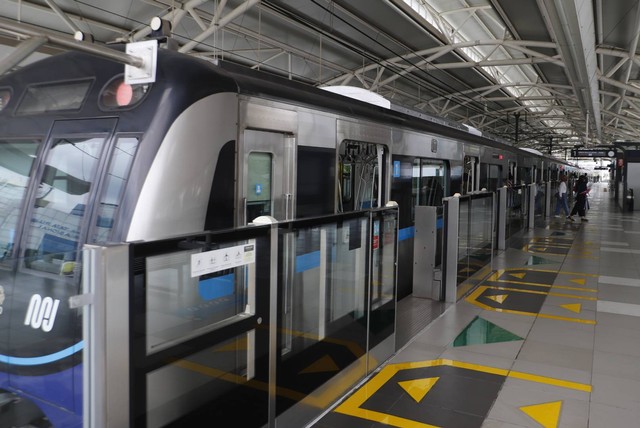 Rangkaian Mass Rapid Transit (MRT) di Depo Stasiun Lebak Bulus, Jakarta, Selasa (28/2). Foto: Iqbal Firdaus/kumparan