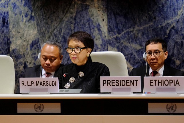 Menlu RI Retno Marsudi serukan aksi nyata untuk dorong pelucutan senjata nuklir di Conference of Disarmament UN, Jenewa, Swiss (27/2/2023). Foto: Kemlu RI