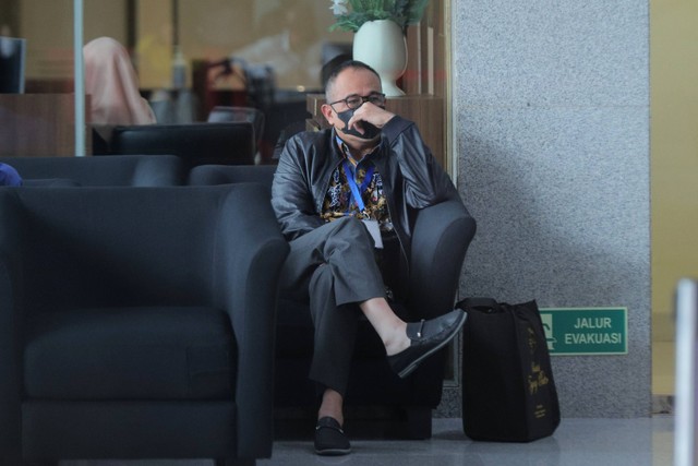 Rafael Alun Trisambodo tiba untuk penuhi panggilan KPK, di Gedung KPK, Jakarta, Rabu (1/3/2023). Foto: Jamal Ramadhan/kumparan