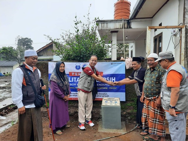 Alumni IPB Serahkan 2 Unit Instalasi Air Bersih untuk Penyintas Gempa Cianjur