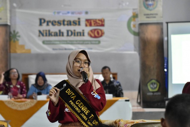 Sosialisasi tentang usia pernikahan yang ideal oleh mahasiswa KKN Universitas Ahmad Dahlan (UAD) (Foto: Istimewa)