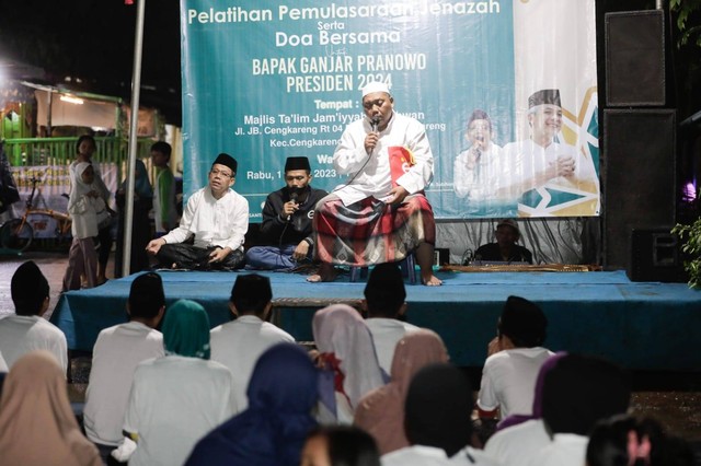 Kegiatan doa bersama yang digelar Santri Dukung Ganjar (SDG) bersama Majelis Taklim Jamiyyah Al-Ikhwan di Cengkareng, Jakarta Barat, Rabu (1/3/2023). Foto: Dok. Istimewa