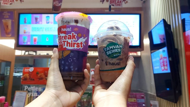 Minuman baru bertema cokelat KitKat dan es krim cokelat khas Haus! di Sarinah, Jakarta. Foto: Azalia Amadea/kumparan