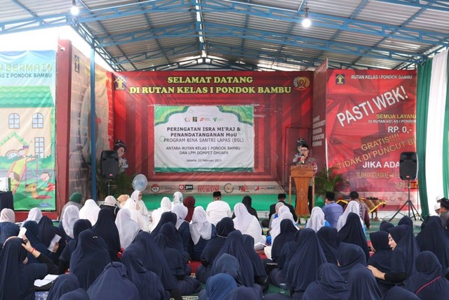 Lembaga Pelayan Masyarakat (LPM) Dompet Dhuafa kembali menjadi kolaborasi untuk program Bina Santri Lapas. Kali ini, kerjasama dilakukan bersama Rutan Kelas 1 Pondok Bambu yang resmi disahkan pada Rabu (22/2/2023) di Jalan Pahlawan Revolusi No. 38, RT.4/3 Pondok Bambu, Kecamatan Duren Sawit, Kota Jakarta Timur.