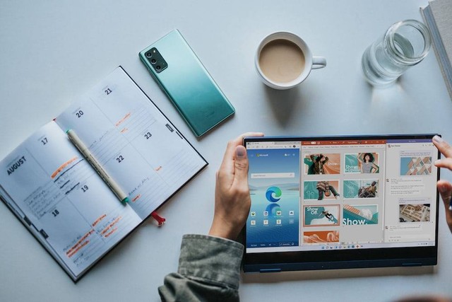 Teks Perintah untuk Melihat Tabel Routing pada Windows Foto:Unsplash