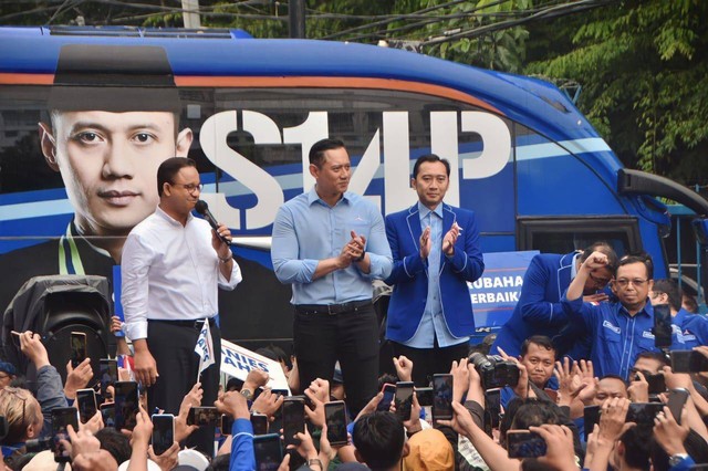 Ketua Umum Partai Demokrat Agus Harimurti Yudhoyono (AHY) saat menerima kunjungan Anies Baswedan yang diusung Demokrat di kantor DPP Partai Demokrat, Kamis (2/3). Foto: istimewa