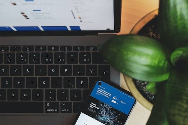 Ilustrasi cara kerja FTP server. Foto: Unsplash.com/Sigmund
