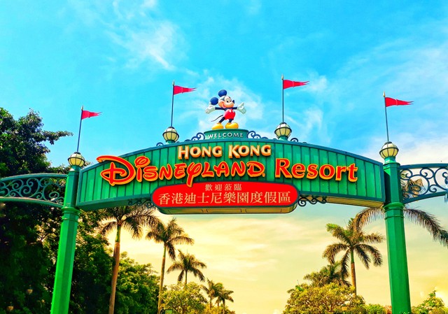 Foto Hong Kong Disneyland. Sumber: Unsplash/Russel Jhon Seares