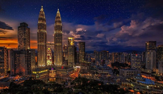 Ilustrasi Hasil Pertambangan Malaysia yang Terbesar di Dunia. (Foto: Walkerssk by https://pixabay.com/id/)