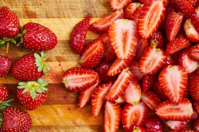 Cara menanam strawberry di rumah. Sumber foto: pixabay