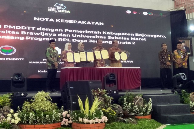 Mendes PDTT Launching Progam RPL Desa Studi Magister di Bojonegoro