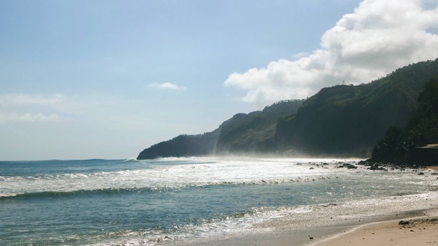 Cara ke Pantai Santolo, Foto Hanya Ilustrasi: Unsplash/Utsman Media