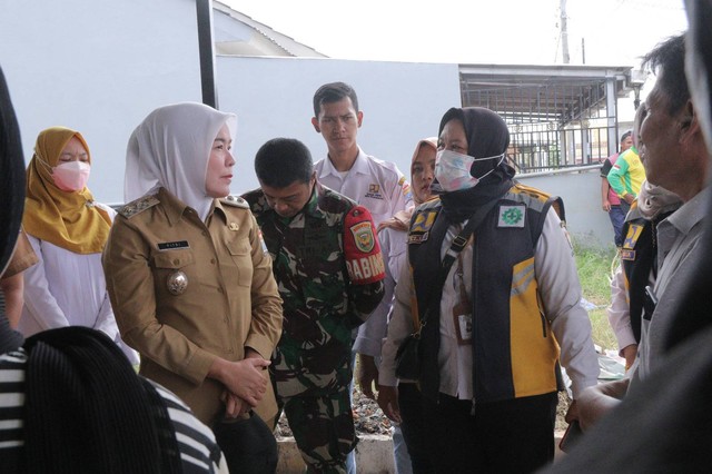 Wawako Palembang saat mengunjungi rumah remaja korban tawuran, Foto : Istimewa