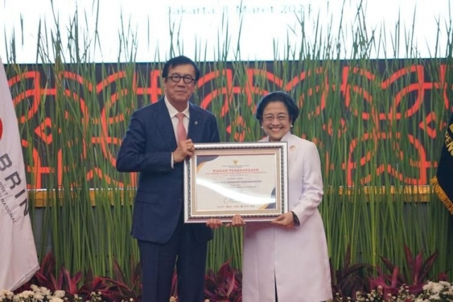 Megawati Soekarnoputri, Presiden ke-5 RI Terima Penghargaan sebagai Tokoh Pendorong Pemajuan Kekayaan Intelektual