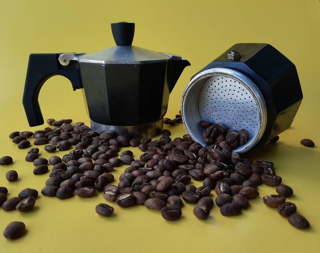 Alat pembuat kopi. Sumber foto : pixabay.com
