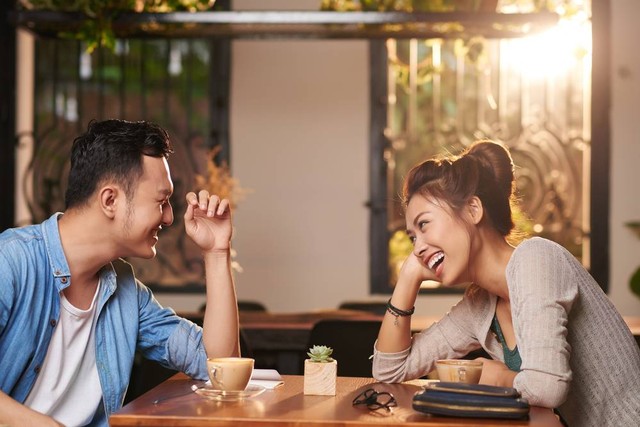 Ilustrasi pasangan yang sedang berkomunikasi. Foto: Shutterstock
