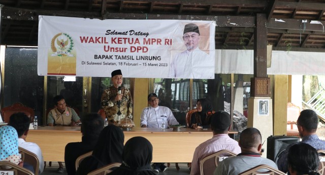 Wakil Ketua MPR RI, Tamsil Linrung menggelar dialog dengan masyarakat Kabupaten Enrekang, Sulawesi Selatan (2/3/2023) mengupas tentang situasi aktual politik nasional jelang pemilu.