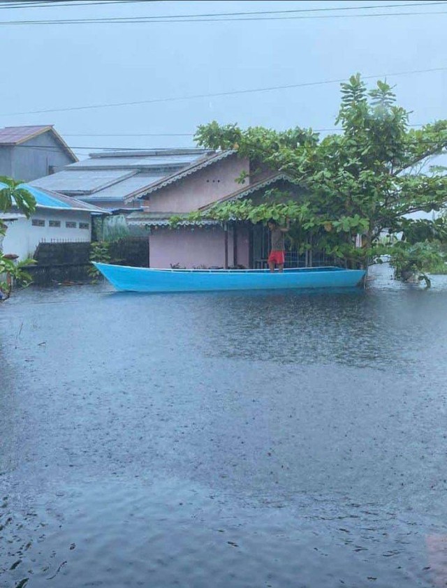 Banjir merendam wilayah Kota Singkawang. Foto: Dok. Eko Swarda
