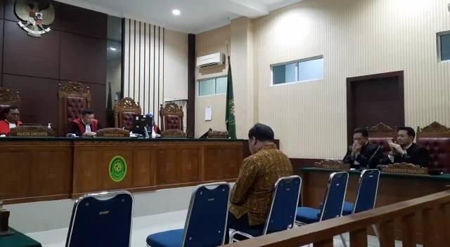 Sidang vonis perkara korupsi tunjangan perumahan dinas pimpinan dan anggota DPRD Natuna periode 2011-2015. Foto: Ismail/kepripedia.com