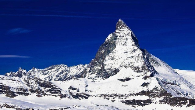 Siluet puncak Matterhorn pertama kali digunakan pada kemasan cokelat Toblerone pada 1970