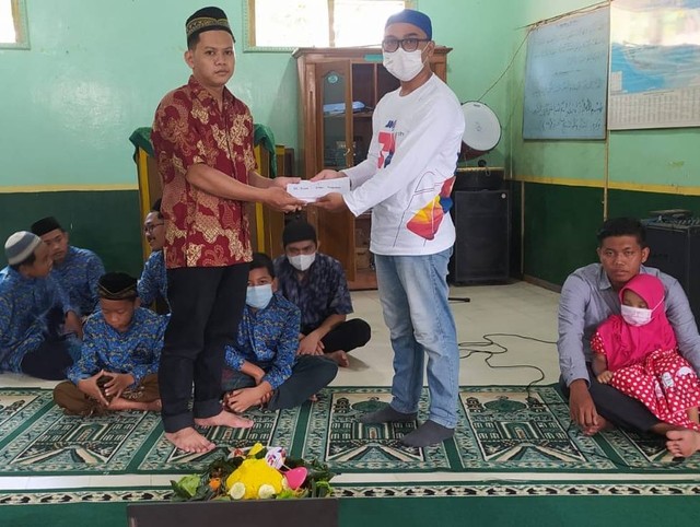 Berbagi, Mmberi, Menyantuni ke 32 Panti Asuhan di Wilayah Daerah Istimewa Yogyakarta (DIY) dalam rangka ULTAH JNE ke 32 Tahun . Sumbef foto : dokumen pribadi 