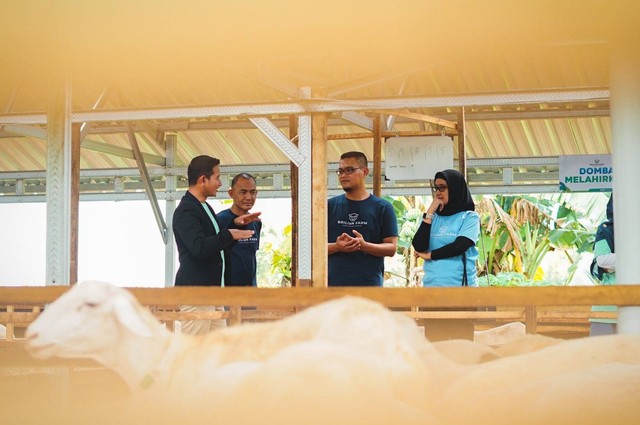 Dompet Dhuafa Jawa Timur bekerjasama dengan YBM BRILiaN RO Malang, telah meresmikan program pemberdayaan ekonomi BRILiaN Farm di Desa Jatisati, Kecamatan Geger, Kabupaten Madiun, pada Sabtu (4/3/2023)