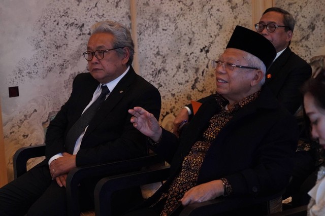 Wakil Presiden Ma'ruf Amin berdialog dengan diaspora Indonesia pelaku bisnis produk halal di Jepang di Kyoto Foto: BPMI Setwapres