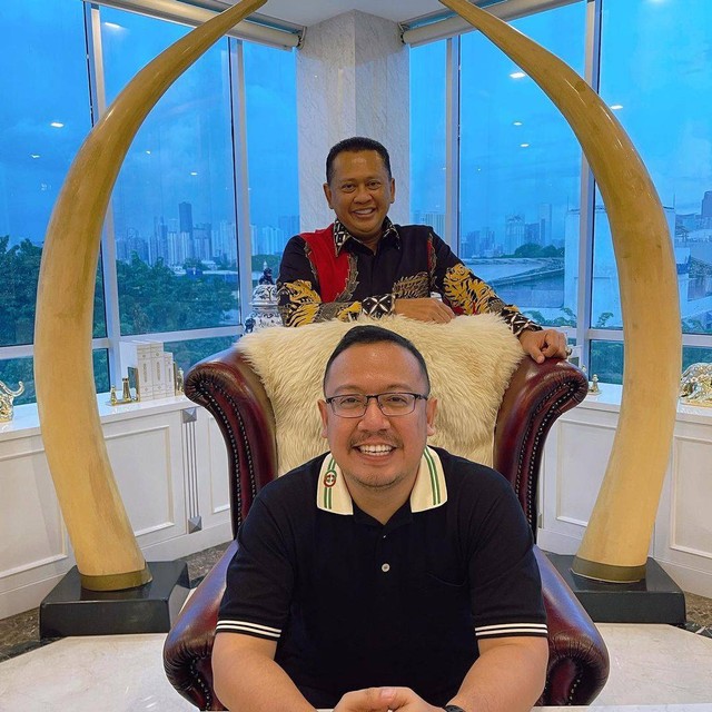 Wahyu Kenzo bersama Ketua MPR RI Bambang Soesatyo. Foto: Instagram/@wahyukenzo88