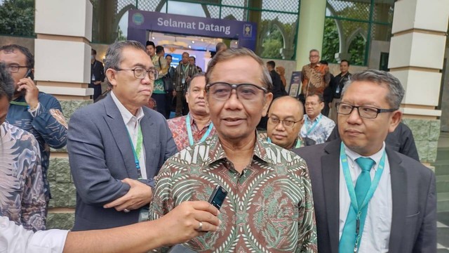 Menkopolhukam Mahfud MD saat di Kampus Terpadu Universitas Islam Indonesia (UII), Jalan Kaliurang Km 14,5, Kabupaten Sleman, Rabu (8/3/2023). Foto: Arfiansyah Panji/kumparan