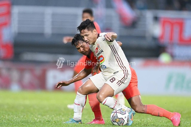 Borneo FC vs Persija Jakarta di pertandingan Liga 1 2022/23, Rabu (8/3/2023). Foto: ligaindonesiabaru.com