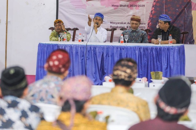 Forum Silaturahmi Keluarga Keraton Pamekasan (FSK2P) menggelar diskusi publik, sekaligus mendeklarasikan dukungan untuk Ganjar Pranowo maju sebagai Capres 2024. Foto: Dok. Istimewa