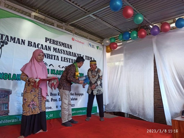 Taman Bacaan Masyarakat (TBM) Panrita Lestari merupakan karya gotong royong seluruh lapisan masyarakat melalui program Klaster Mandiri wilayah Kabupaten Gowa pada Rabu, 8 Maret 2023.