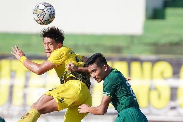 Pertandingan Barito Putera vs Persebaya dalam lanjutan Liga 1 2022/23 di Stadion Demang Lehman, Banjarbaru, Kalimantan Selatan, Kamis (9/3). Foto: Instagram/@psbaritoputeraofficial