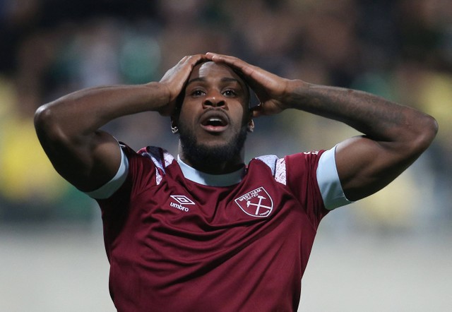 Reaksi Michail Antonio saat laga AEK Larnaca vs West Ham United dalam leg pertama 16 besar Liga Konferensi Eropa 2022/23 di AEK Arena, Larnaca, Cyprus, pada 10 Maret 2023. Foto: REUTERS/Yiannis Kourtoglou