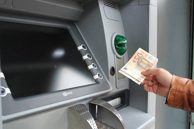 Ilustrasi cara setor tunai di ATM BCA. Foto: Pixabay
