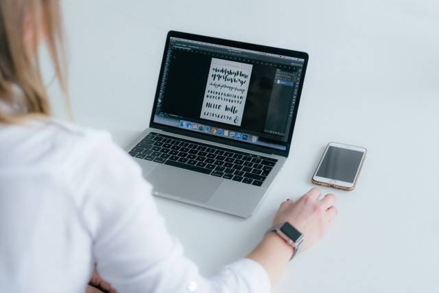 Cara Cari Font dari Gambar. Foto: Unsplash.com
