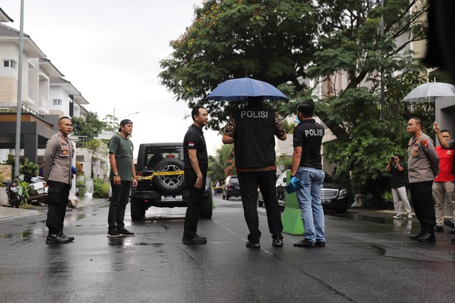 Suasana di lokasi rekonstruksi kasus penganiyaan David Ozora oleh Mario Dandy Satriyo di kawasan Pesanggrahan, Jakarta Selatan, pada Jumat (10/3/2023). Foto: Jamal Ramadhan/kumparan